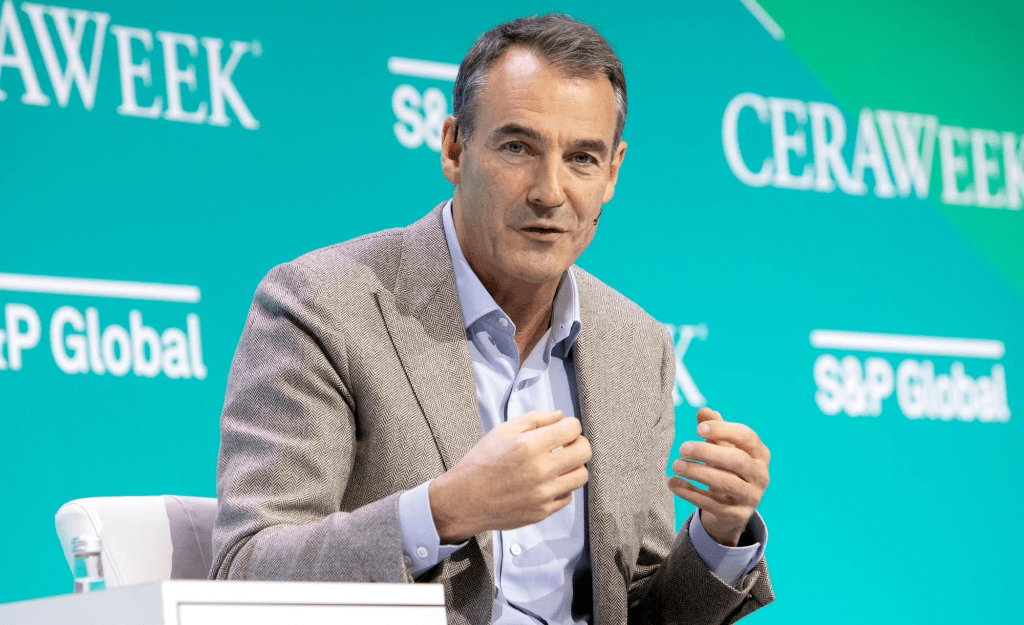 Adnoc Appoints Former BP Boss to Investment Board
