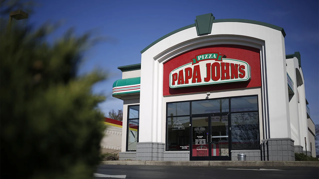 Qatari-Backed Irth Capital Bids $1.5B to Take Papa John’s Private